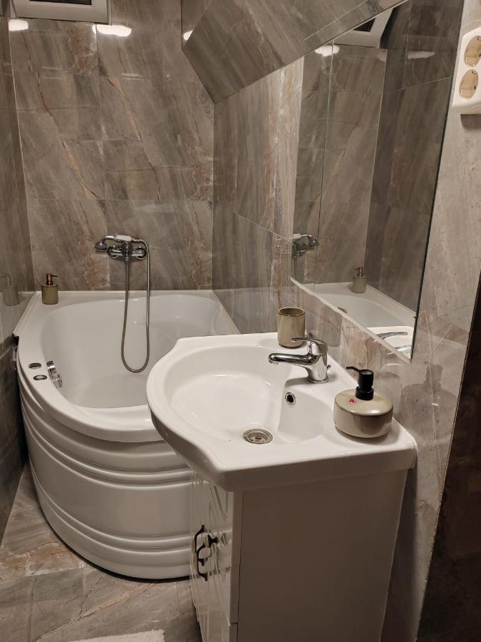Evelyn'S Place Apartment Brasov Exterior photo